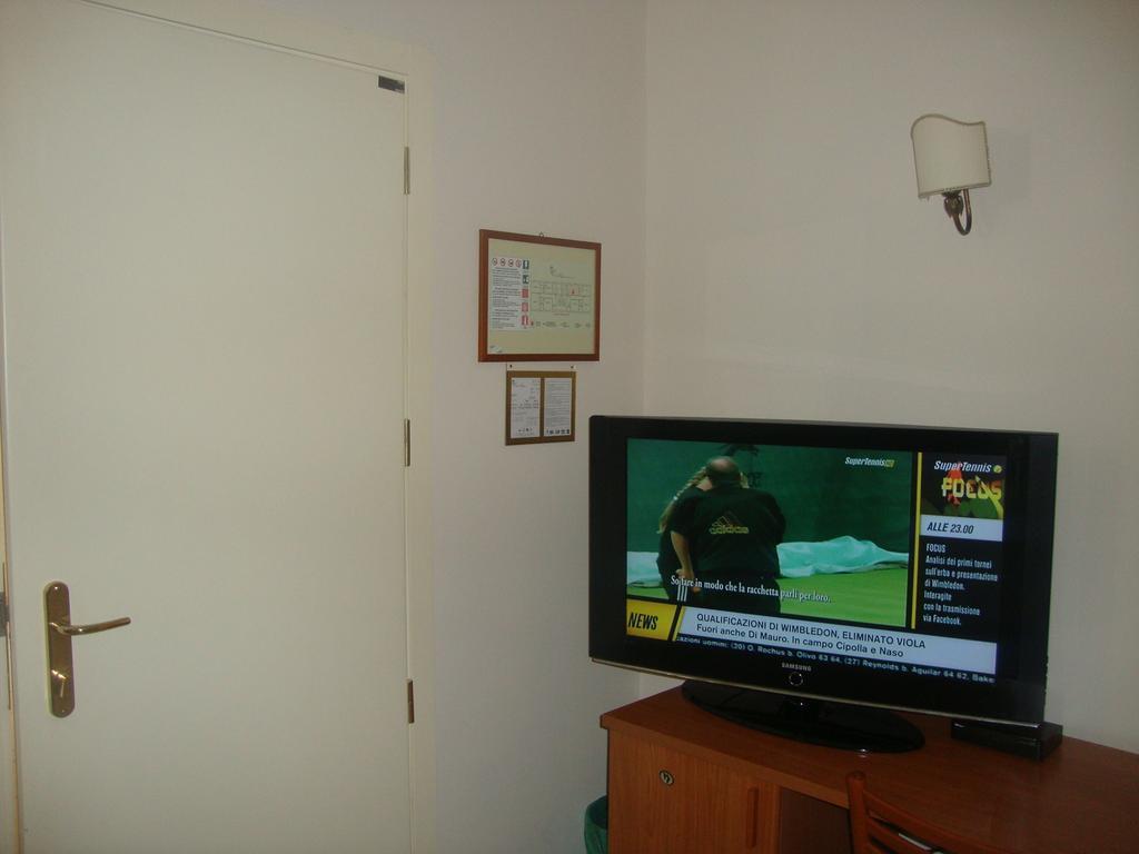 Hotel Primus Roma Room photo